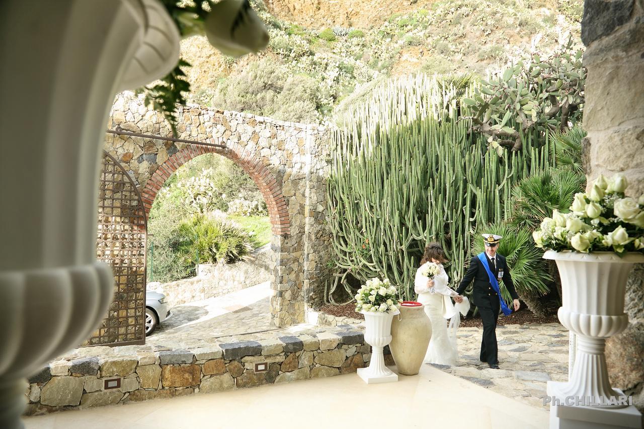 Ngonia Bay Boutique Hotel Milazzo Exterior photo