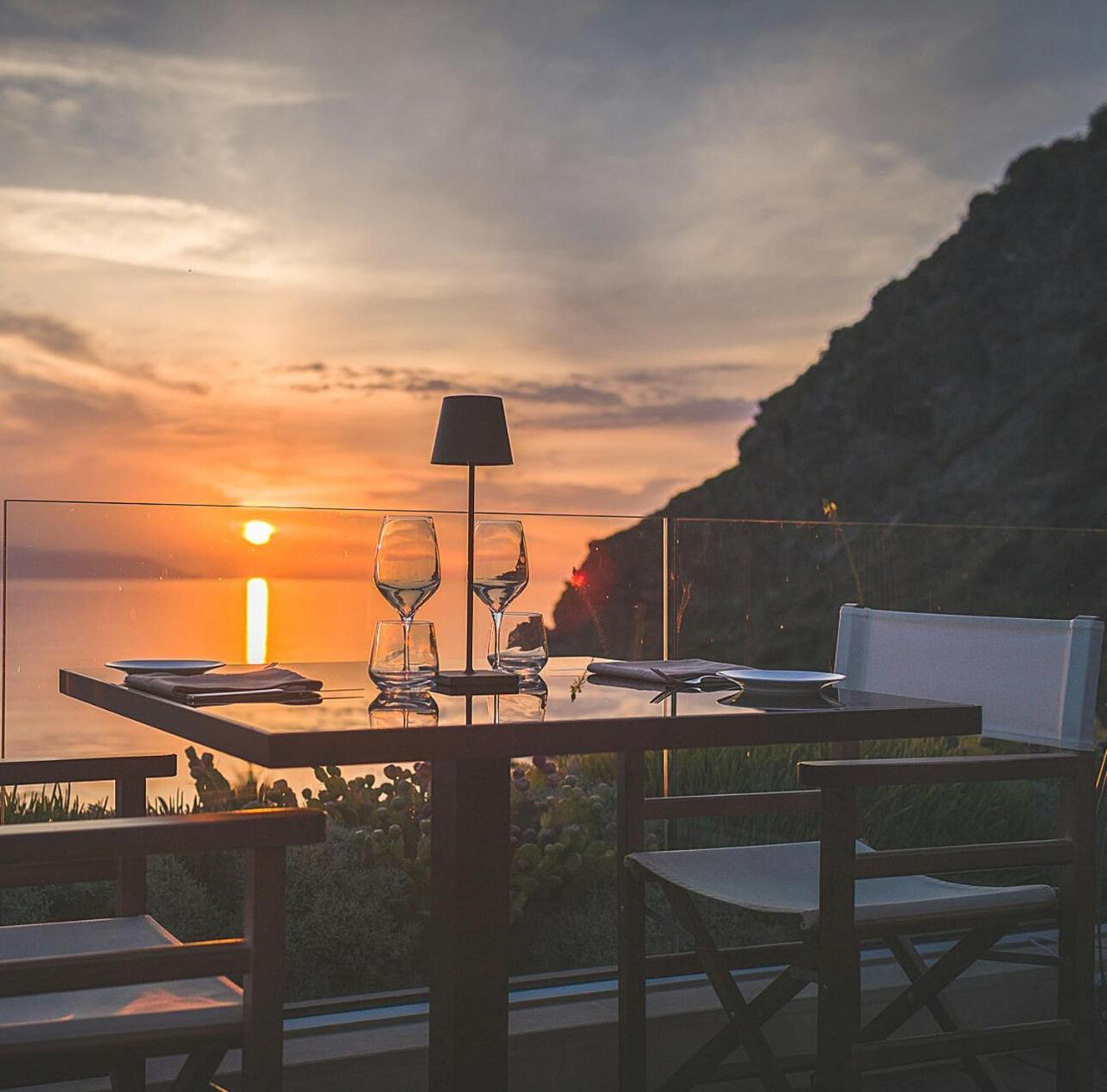 Ngonia Bay Boutique Hotel Milazzo Exterior photo